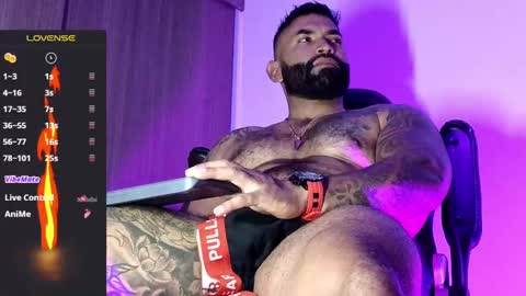 max__prada online show from 8, 11, 2025