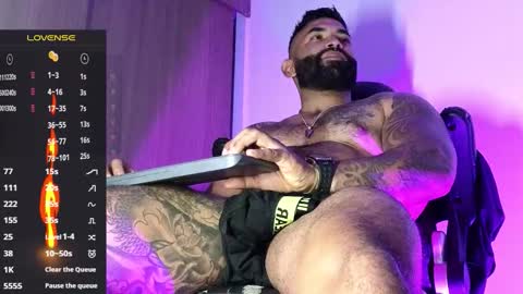 max__prada online show from 13, 11, 2025