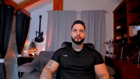 Snapshot of max_dic1 chatting on 4, 1, 2025 max D. online show from 4, 1, 2025