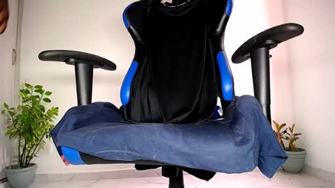 Snapshot of max_jones2 chatting on 12, 7, 2026 MAX online show from 12, 7, 2026