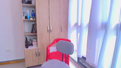 max_love25 online show from 17, 4, 2026