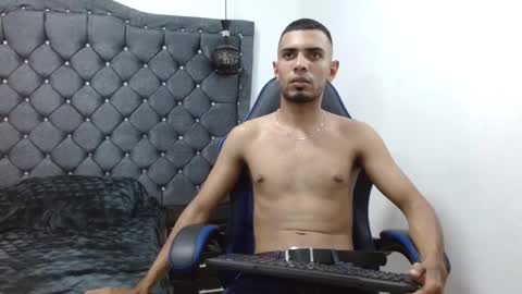 Snapshot of max_milk2 chatting on 2, 3, 2026 max milk2 online show from 2, 3, 2026