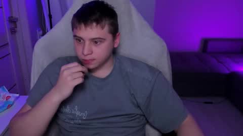 Snapshot of max_sm1th chatting on 4, 3, 2026 Max online show from 4, 3, 2026