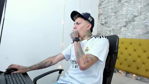Snapshot of max_sstteel chatting on 25, 4, 2026 max_sstteel online show from 25, 4, 2026