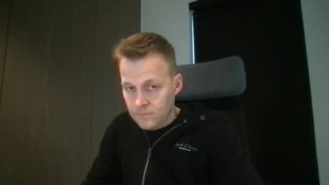 Snapshot of max_straight_1 chatting on 24, 2, 2025 Max take off clothes online show from 24, 2, 2025