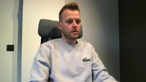 Snapshot of max_straight_1 chatting on 10, 2, 2026 Max take off clothes online show from 10, 2, 2026