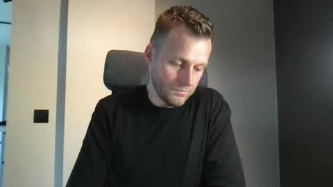 Snapshot of max_straight_1 chatting on 15, 2, 2026 Max take off clothes online show from 15, 2, 2026