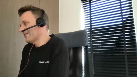 Snapshot of max_straight_1 chatting on 5, 3, 2026 Max take off clothes online show from 5, 3, 2026