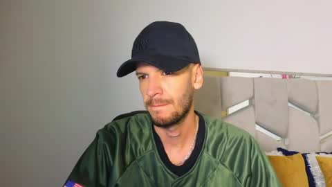 Snapshot of max_tayloor chatting on 8, 4, 2026 Max Taylor online show from 8, 4, 2026