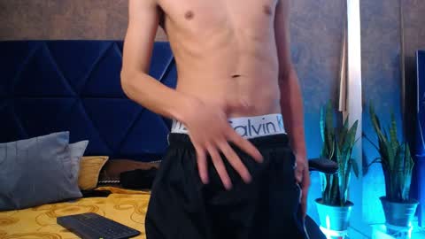 Snapshot of max_valentino chatting on 1, 4, 2026 MAX--- online show from 1, 4, 2026