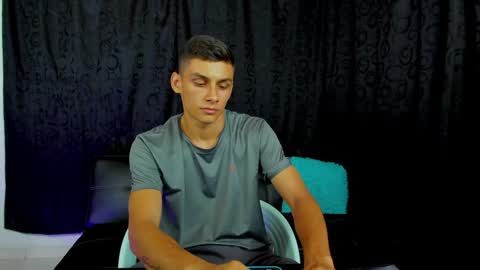 Snapshot of max_wild01 chatting on 18, 12, 2024 MAX online show from 18, 12, 2024