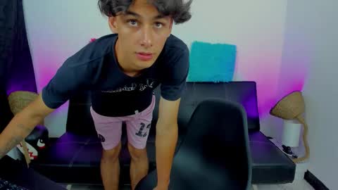 Snapshot of max_wild01 chatting on 15, 9, 2025 MAX online show from 15, 9, 2025