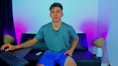 Snapshot of max_wild01 chatting on 4, 11, 2025 MAX online show from 4, 11, 2025