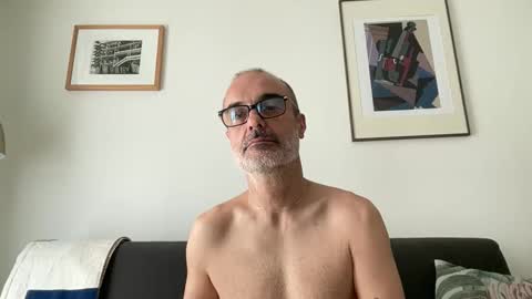 Snapshot of maxbow chatting on 29, 4, 2026 Max Mikado online show from 29, 4, 2026