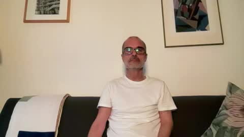 Snapshot of maxbow chatting on 1, 5, 2026 Max Mikado online show from 1, 5, 2026