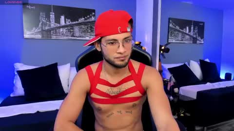 Snapshot of maxconor1 chatting on 28, 4, 2026 Max Conor online show from 28, 4, 2026