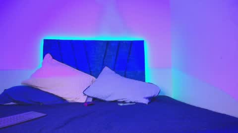 Snapshot of maxi_and_evan chatting on 17, 3, 2026 maxi_and_evan online show from 17, 3, 2026