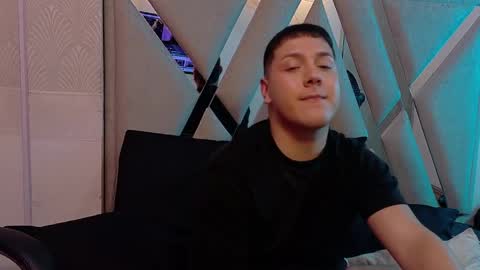 Snapshot of maxi_grey chatting on 6, 5, 2026 maxi_grey online show from 6, 5, 2026
