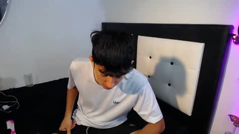 -- maximo and isa -- online show from 14, 9, 2025