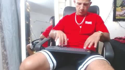 Snapshot of maximo_ston chatting on 16, 4, 2026 maximo_ston online show from 16, 4, 2026