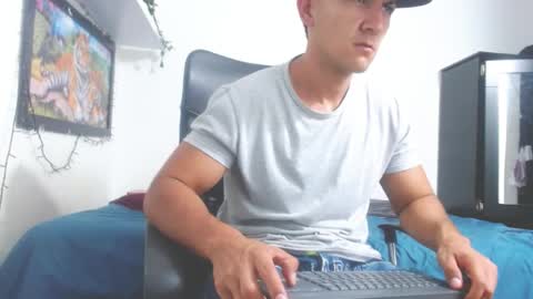 Snapshot of maximo_ston chatting on 24, 4, 2026 maximo_ston online show from 24, 4, 2026