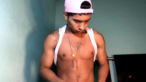 Snapshot of maximo_vega_new chatting on 15, 2, 2025 Maximo Aron Vega online show from 15, 2, 2025