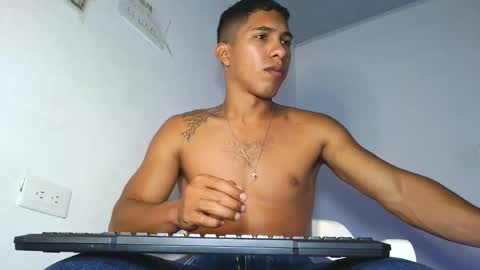 Maximo Aron Vega online show from 12, 2, 2026