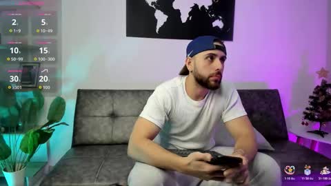 Snapshot of maximo_wolf1 chatting on 15, 12, 2025 Maximo Wolf online show from 15, 12, 2025