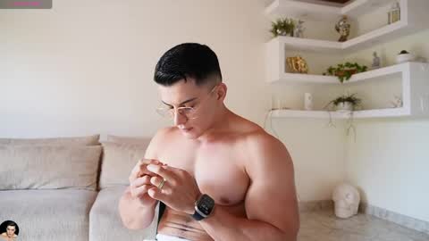 Snapshot of maximohoot chatting on 18, 4, 2026 Sebastian online show from 18, 4, 2026