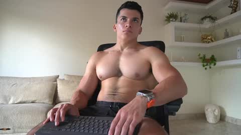 Snapshot of maximohoot chatting on 24, 5, 2026 Sebastian online show from 24, 5, 2026