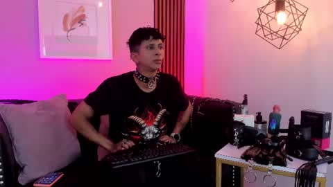 MAXIMO online show from 4, 7, 2026