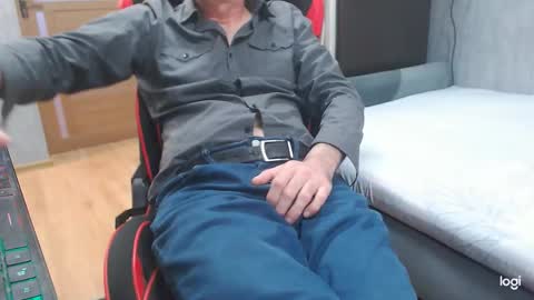 Snapshot of maximus3334 chatting on 27, 3, 2026 maximus3334 online show from 27, 3, 2026