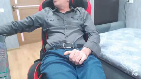 Snapshot of maximus3334 chatting on 10, 4, 2026 maximus3334 online show from 10, 4, 2026