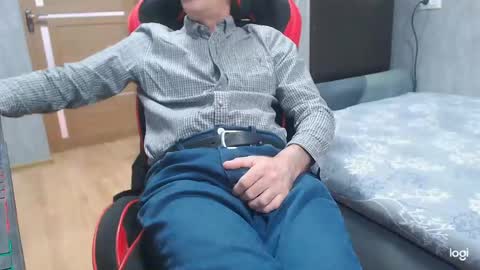 Snapshot of maximus3334 chatting on 15, 4, 2026 maximus3334 online show from 15, 4, 2026