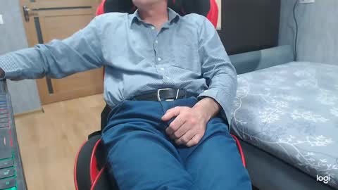 Snapshot of maximus3334 chatting on 19, 4, 2026 maximus3334 online show from 19, 4, 2026