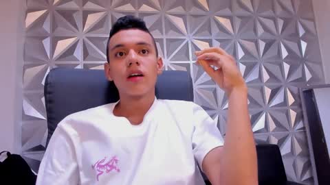 Snapshot of maximuss_19 chatting on 12, 12, 2024 Maximus online show from 12, 12, 2024