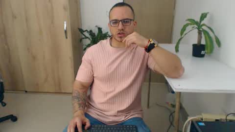 Snapshot of maximussantorini chatting on 30, 4, 2026 maximus online show from 30, 4, 2026