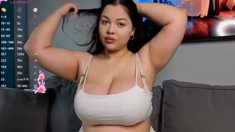 Snapshot of maxinehearl chatting on 29, 5, 2026 Monica online show from 29, 5, 2026