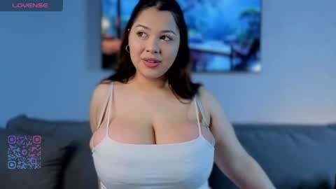 Snapshot of maxinehearl chatting on 30, 5, 2026 Monica online show from 30, 5, 2026