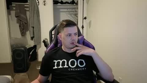 Snapshot of maxishere000 chatting on 2, 10, 2025  IG  online show from 2, 10, 2025