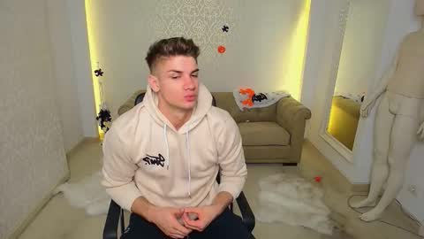 Snapshot of maxkaiden chatting on 29, 10, 2025 MaxKaiden online show from 29, 10, 2025