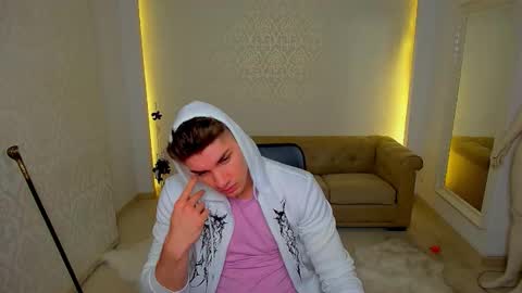 Snapshot of maxkaiden chatting on 6, 11, 2025 MaxKaiden online show from 6, 11, 2025