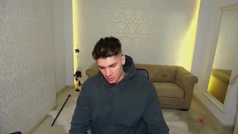 Snapshot of maxkaiden chatting on 8, 11, 2025 MaxKaiden online show from 8, 11, 2025