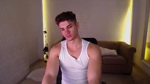 Snapshot of maxkaiden chatting on 25, 11, 2025 MaxKaiden online show from 25, 11, 2025