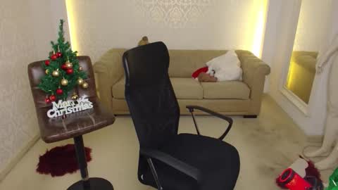 Snapshot of maxkaiden chatting on 14, 12, 2025 MaxKaiden online show from 14, 12, 2025