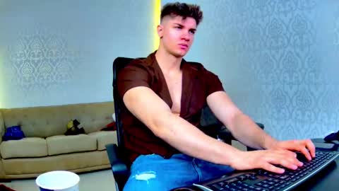 MaxKaiden online show from 2, 3, 2026