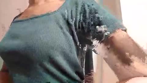 Snapshot of maxladycox chatting on 1, 4, 2026 Dorea online show from 1, 4, 2026