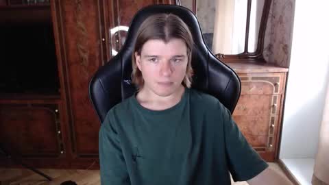 Snapshot of maxplay18 chatting on 10, 10, 2025 Max online show from 10, 10, 2025