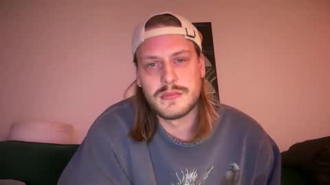 Snapshot of maxwatts95 chatting on 21, 10, 2025 Max Watts online show from 21, 10, 2025