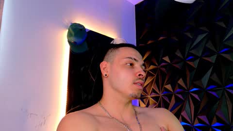 Snapshot of maxwell_dupont chatting on 30, 10, 2025 MAX online show from 30, 10, 2025